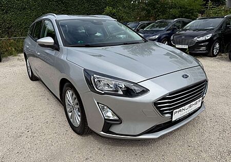 Ford Focus Turnier Aut Titanium LED AHK Kamera HuD