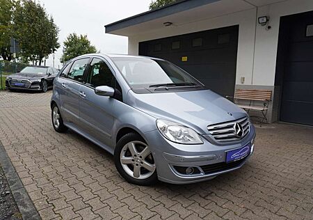 Mercedes-Benz B 180 CDI KLIMA+ALU+AHK+PDC+Sitzheizung+6Gang+1.Hd