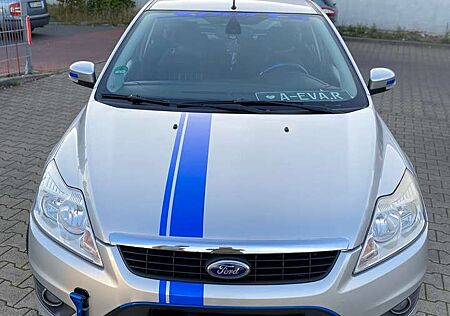 Ford Focus Turnier 1.6 Ti-VCT Ghia