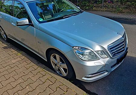 Mercedes-Benz E 220 T CDI DPF BlueEFFICIENCY 7G-TRONIC Avantgarde