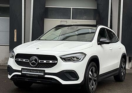 Mercedes-Benz GLA 200 Night LED Distronic Standheizung Kamera
