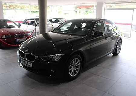 BMW 320 i xDrive XENON PDC MFL *EURO 5* *I.HAND*