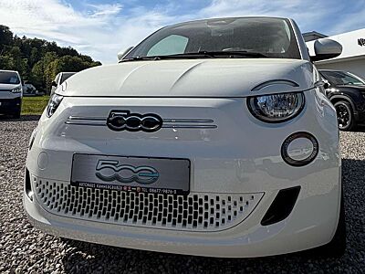 Fiat 500e Action