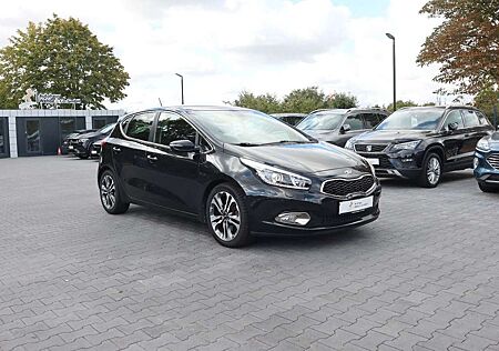 Kia Cee'd gebraucht kaufen Kia Cee'd Ceed / Ceed Spirit Spur Navi Kamera Keyless Xenon
