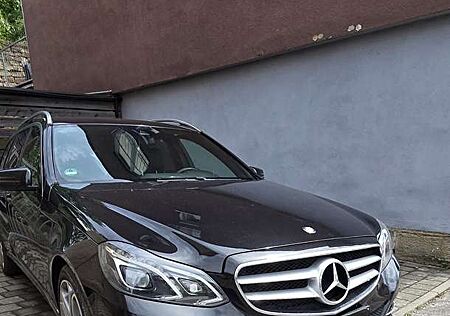 Mercedes-Benz E 300 T BlueTEC 9G-TRONIC