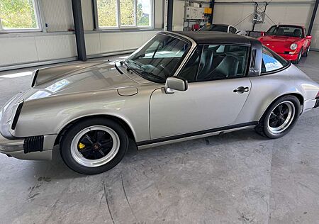 Porsche 911 Carrera Targa
