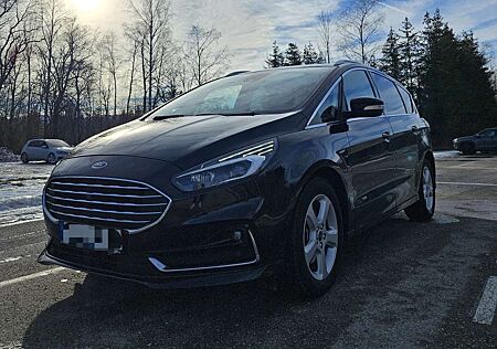 Ford S-Max Titanium