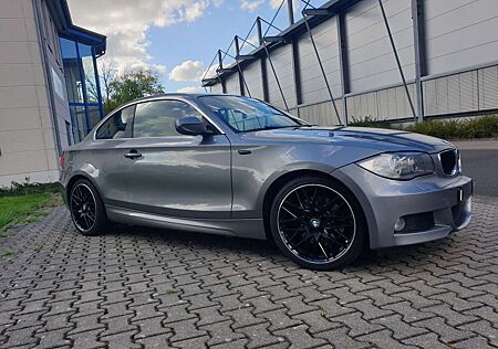 BMW 123 d Coupe M-Paket E82 neuer Service Scheckheft ge