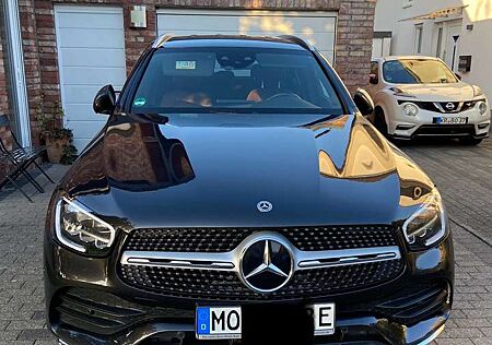 Mercedes-Benz GLC 300 e 4Matic 9G-TRONIC AMG Line