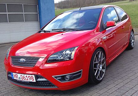 Ford Focus ST, 300PS,nur 118tkm,19 Zoll BBS