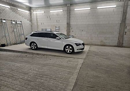 Skoda Superb Combi 2,0 TDI DSG Ambition