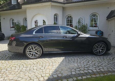 Mercedes-Benz E 220 d 9G-TRONIC AMG Line