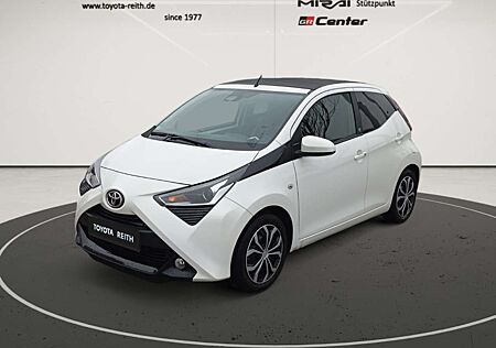 Toyota Aygo X-Play Team D Apple CarPlay Android Auto Musikstre