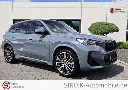 BMW iX1 xDrive30 M Sport-Pano-AHK-HeadUp-360°-ACC