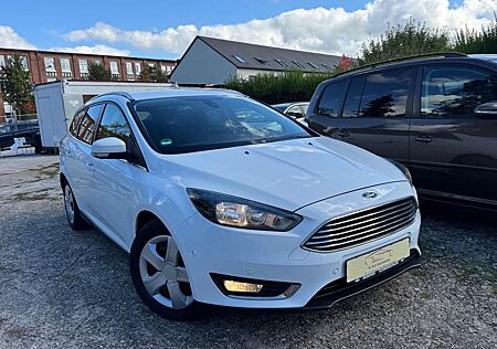 Ford Focus 1.5 TDCI Titanium Automatik*PDC*AHK*LMF*