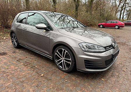 VW Golf Volkswagen GTD GTD BMT Navi Sound Paket Schiebeach Xenon 1 Hand