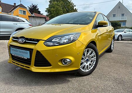 Ford Focus 1.6 EcoBoost Titanium Finanzierung/Garant