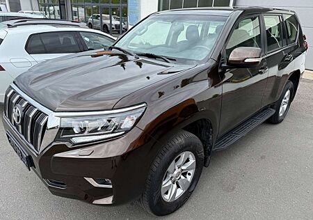 Toyota Land Cruiser Comfort 2.8 Facelift LED RFK AHK
