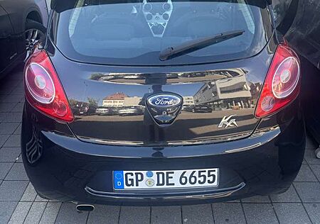 Ford Ka /+ 1.2 Titanium