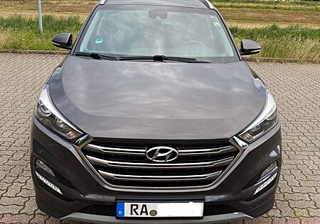 Hyundai Tucson blue 1.7 CRDi 2WD DCT Trend