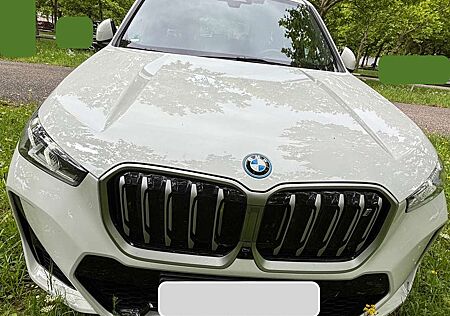 BMW iX1 xDrive30 M Sportpaket