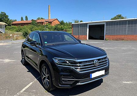 VW Touareg Volkswagen 3.0 V6 TDI 4Motion R-Line