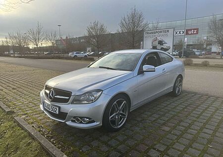 Mercedes-Benz C 250 CDI DPF Coupe (BlueEFFICIENCY) 7G-TRONIC