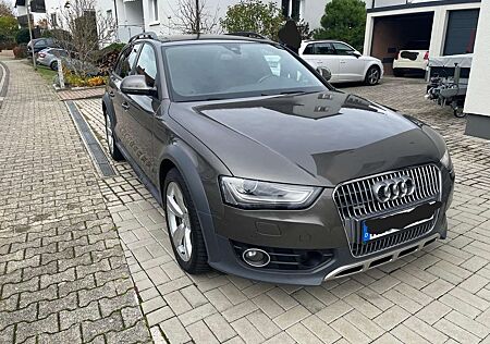 Audi A4 Allroad 2.0 TDI *Scheckheftgepflegt*abneh. AHK*Leder*