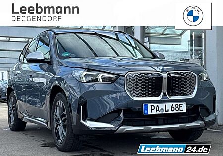 BMW iX1 xDrive30 xLine AHK/HUD GARANTIE bis 12/2028