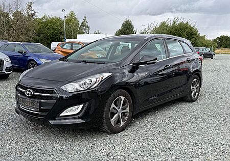 Hyundai i30 cw blueTrend*SHZG*Navi*Scheckheftgepflegt*