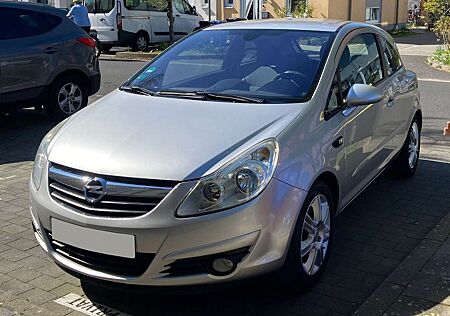 Opel Corsa 1.4 16V Cosmo