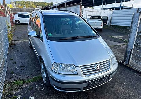 VW Sharan Volkswagen United 2.0 TDI*NAVI*XENON*7-SITZER*ALU