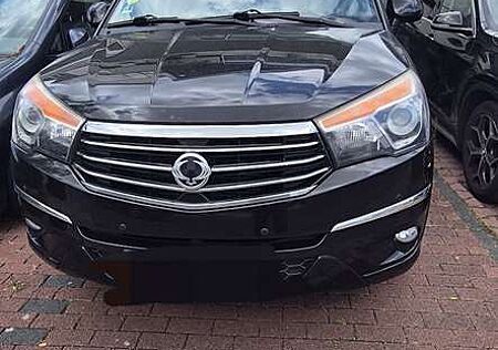 SsangYong Rodius 2.2 e-XDi Sapphire 4x4 7-Sitzer