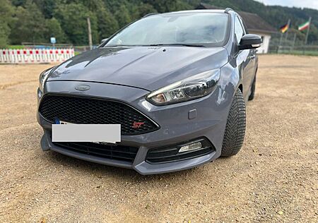 Ford Focus Turnier 2.0 TDCi ST