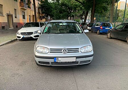 VW Golf Variant Volkswagen 2.0 Automatik,UNFALLFREI,SCHECKHEFT