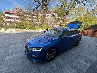 Skoda Octavia Octavia Combi Diesel IV Combi 2.0 TDI DSG 4x4 RS+/AHK/KAMERA/ACC/LED/Pano/HUD/