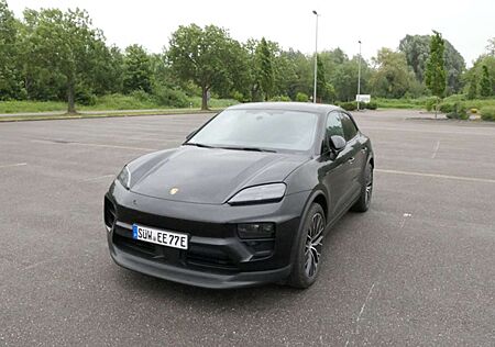 Porsche Macan 4 Electric - Bose Soundsystem Kombilimousine