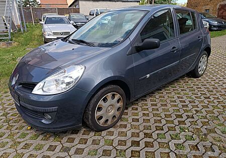 Renault Clio 1.2 16V Authentique