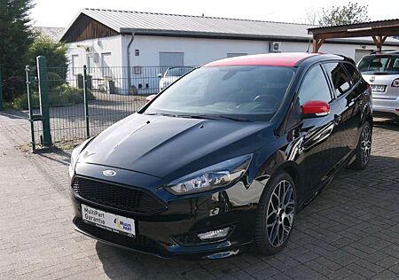 Ford Focus ST-Line Turnier Auto