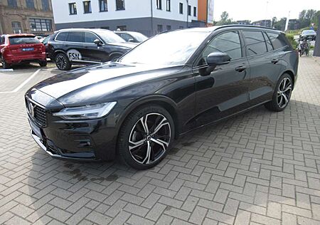 Volvo V60 B4 Benzin Ultra Dark Automatik