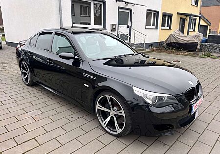 BMW M5 *1.HAND*PROMI VORBESITZ*UNFALLFREI*SCHECKHEFT*