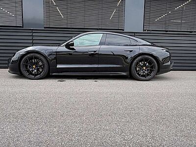Porsche Taycan GTS-HAL-INNO-BOSE-CHRONO-HEAD UP