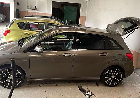 Mercedes-Benz B 200 BlueEFFICIENCY Edition 1