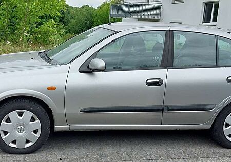 Nissan Almera 1.5 acenta