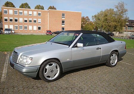 Mercedes-Benz E 220 Cabrio/1.Hand/Autom./Klima/Leder/AMG