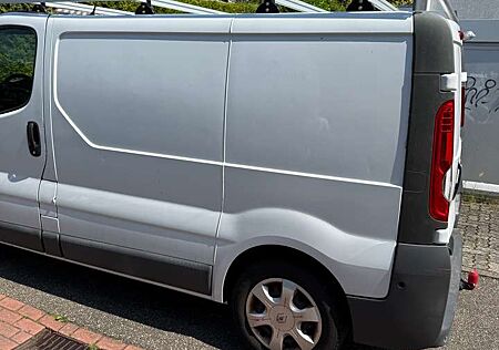 Renault Trafic 2.0 dCi 115 FAP L2H1