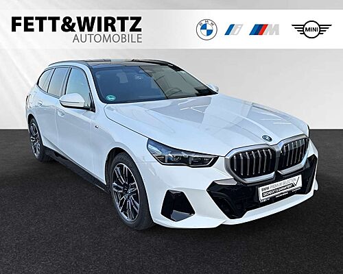 BMW 550 e xDrive Touring M Sport|AHK|Pano|Autobahnass.