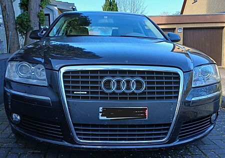 Audi A8 4.2 FSI quattro Langversion