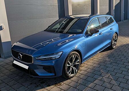 Volvo V60 T6 AWD Recharge Geartronic RDesign