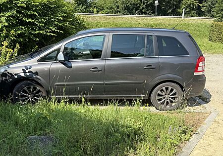 Opel Zafira 1.8 B